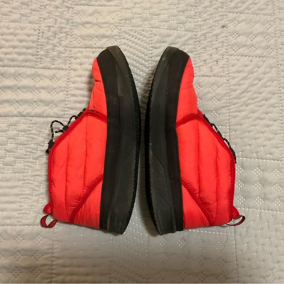 North Face Chukka Red Quilted Winter Boots - Picture 5 of 8